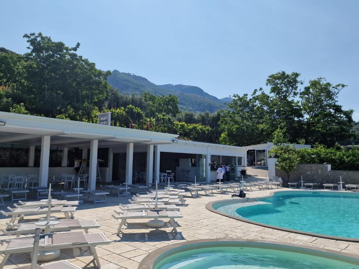 Agriturismo Nonno Luigino ヴィーコ・エクエンセ エクステリア 写真